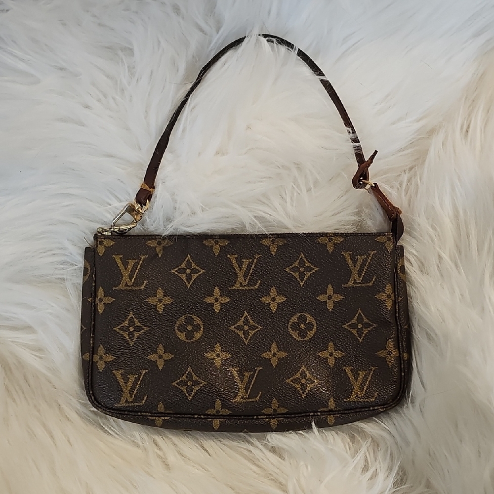 Louis Vuitton Pochette